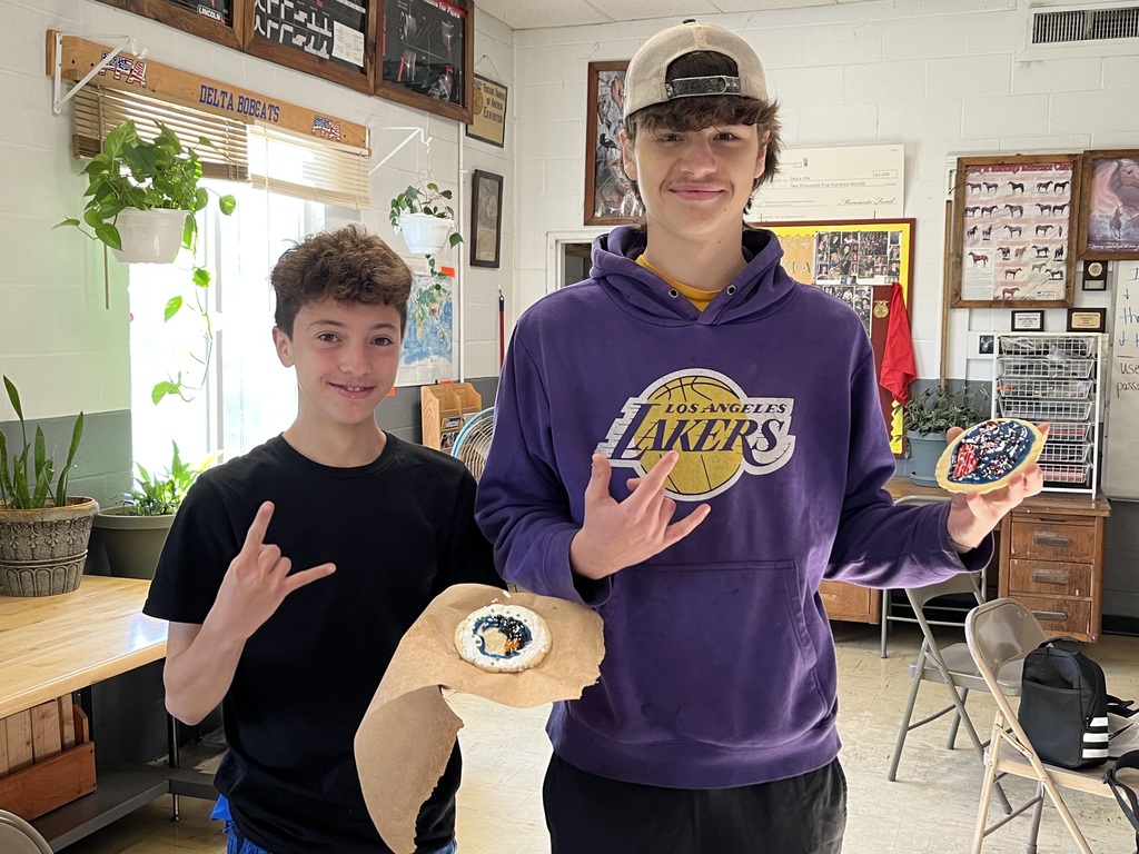 Delta FFA members Cohen Palmer & Casey Crowden show off their cookies.